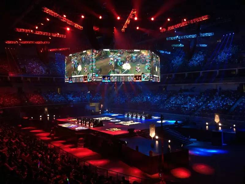 Royal Never Give Up 从 LPL 2025 中被淘汰， Bilibili Gaming 和 Anyone's Legend 获得胜利